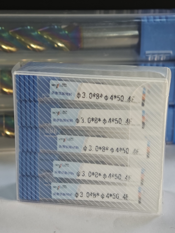 MPE4 코팅 AlCr 코팅 HRC55-60 고체 탄화물 밀링 커터 4 플루트 평면 끝 밀 3mm φ3.0 x 8 x φ4 x 50mm