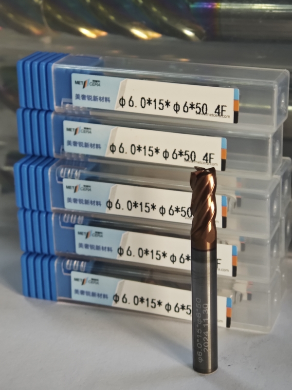 MPE4 HRC55-HRC60 고체 탄화물 절단기 4 플루트 평면 끝 밀 CNC 밀 절단기 φ6.0 x 15 x φ6 x 50mm 코팅 AlCr 코팅