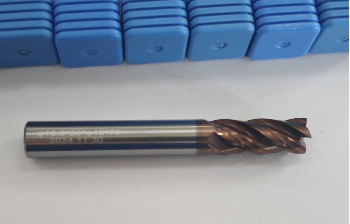 MPE4 고체 탄화탄자 프레싱 커터 4 플루트 평면 끝 밀 AlCr 코팅 φ10.0 x 25 x φ10 x 75mm CNC 밀
