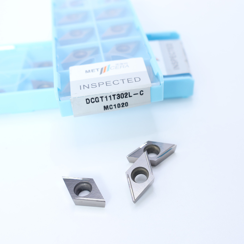 세르메트 CNC 회전 삽입자 DCGT07 DCGT11 C 끝 칩 브레이커 금속 재료 높은 마모 저항 장점