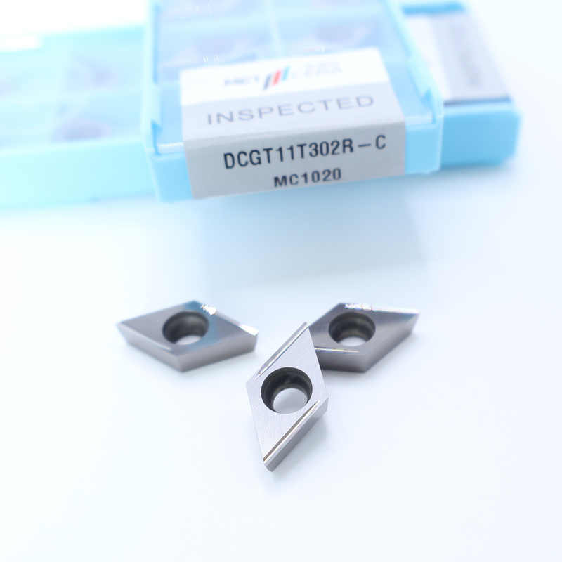 세르메트 CNC 회전 삽입자 DCGT07 DCGT11 C 끝 칩 브레이커 금속 재료 높은 마모 저항 장점
