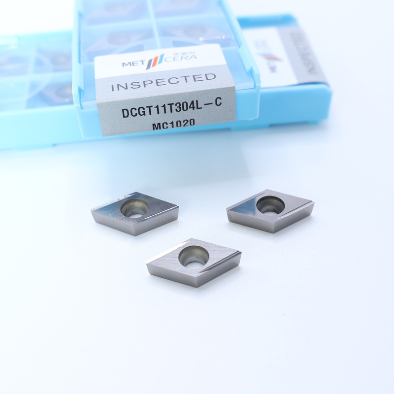 세르메트 CNC 회전 삽입자 DCGT07 DCGT11 C 끝 칩 브레이커 금속 재료 높은 마모 저항 장점