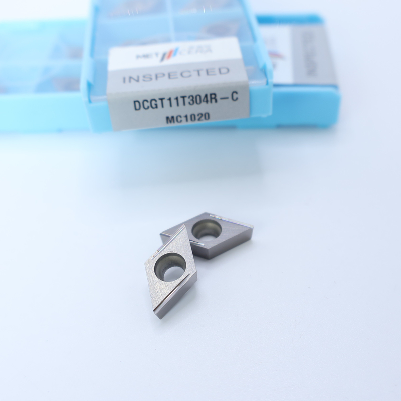 세르메트 CNC 회전 삽입자 DCGT07 DCGT11 C 끝 칩 브레이커 금속 재료 높은 마모 저항 장점