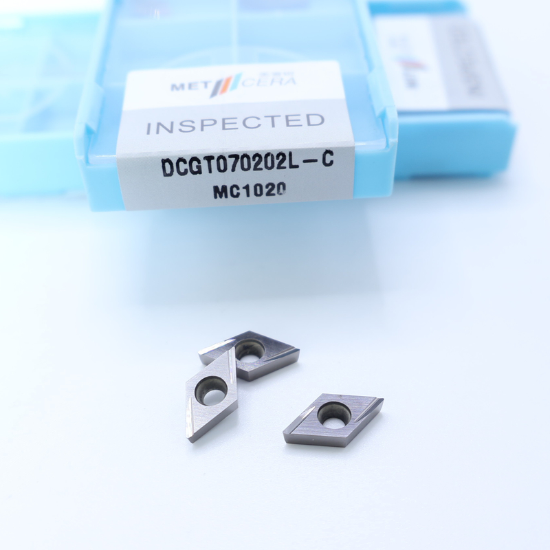 세르메트 CNC 회전 삽입자 DCGT07 DCGT11 C 끝 칩 브레이커 금속 재료 높은 마모 저항 장점